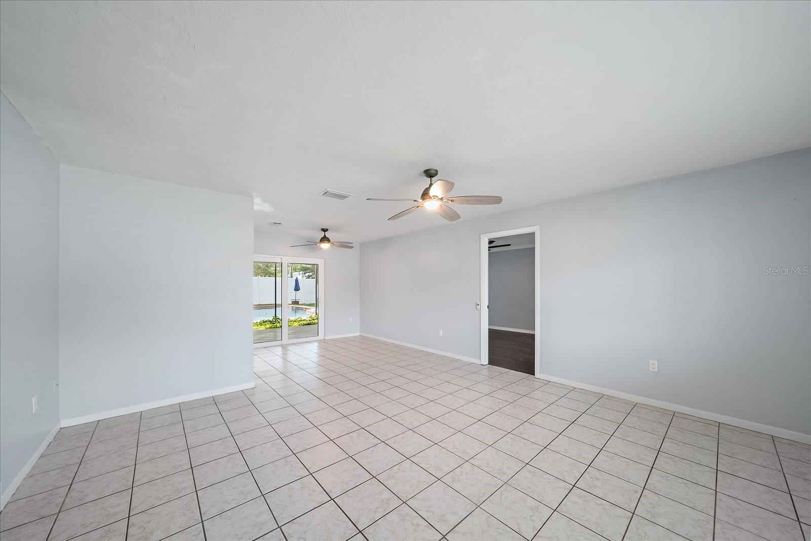 LAKE SARASOTA - Residential