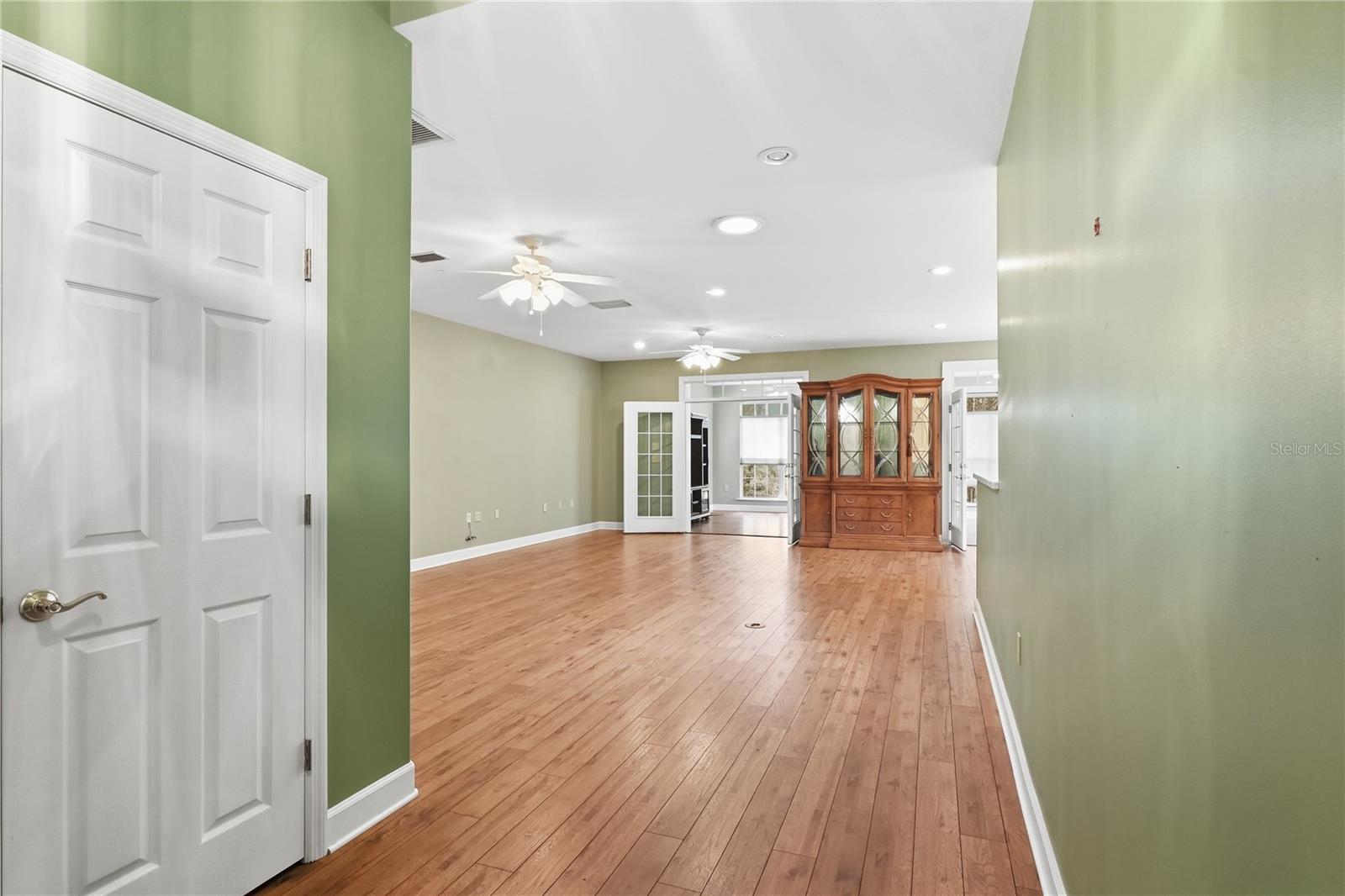 RIVER WOODS SUB - Residential