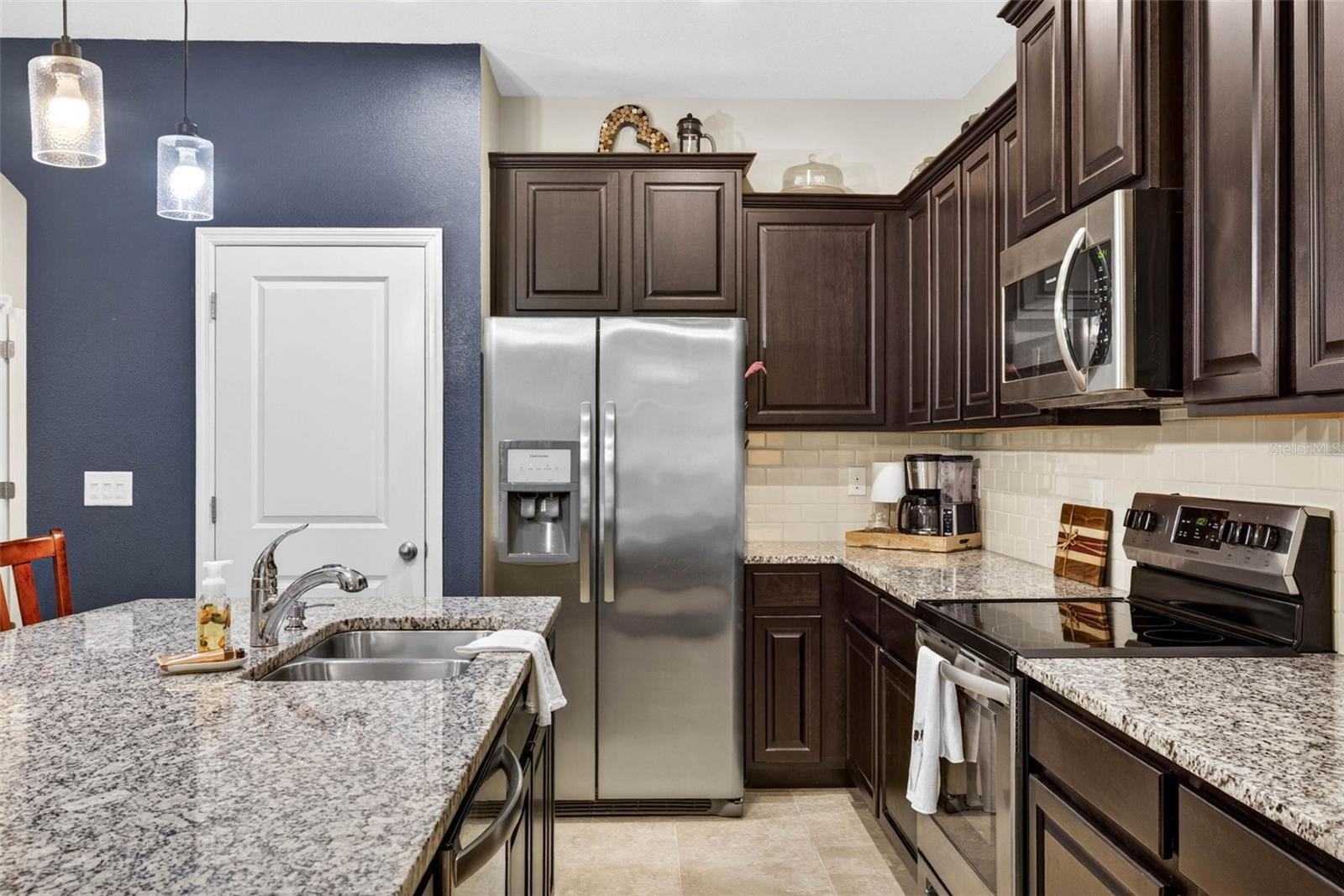 LANDING PH 1 - Residential