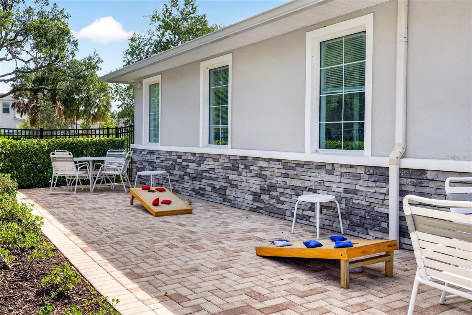 LANDING PH 1 - Residential