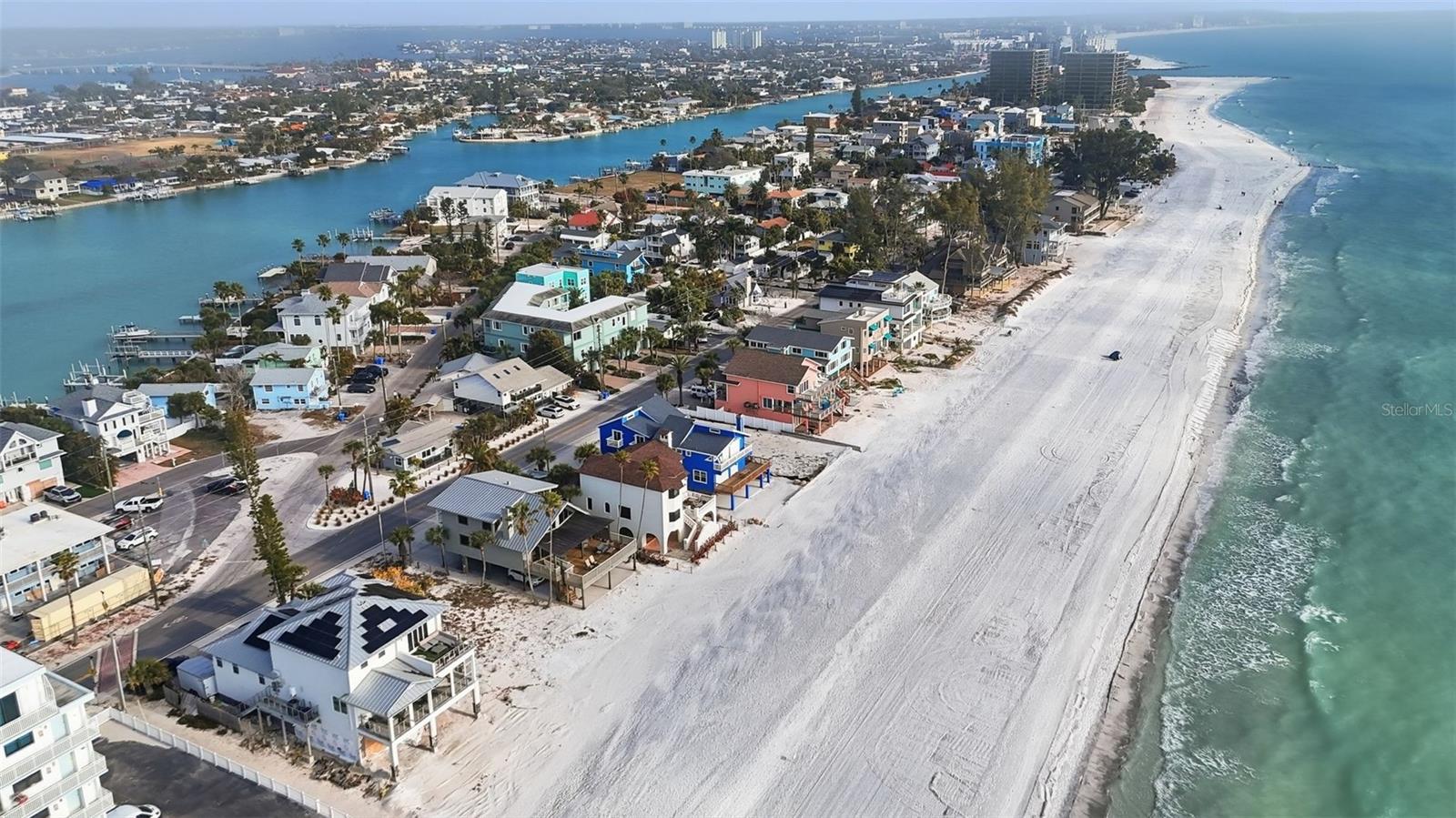 SUNSET BEACH - Land