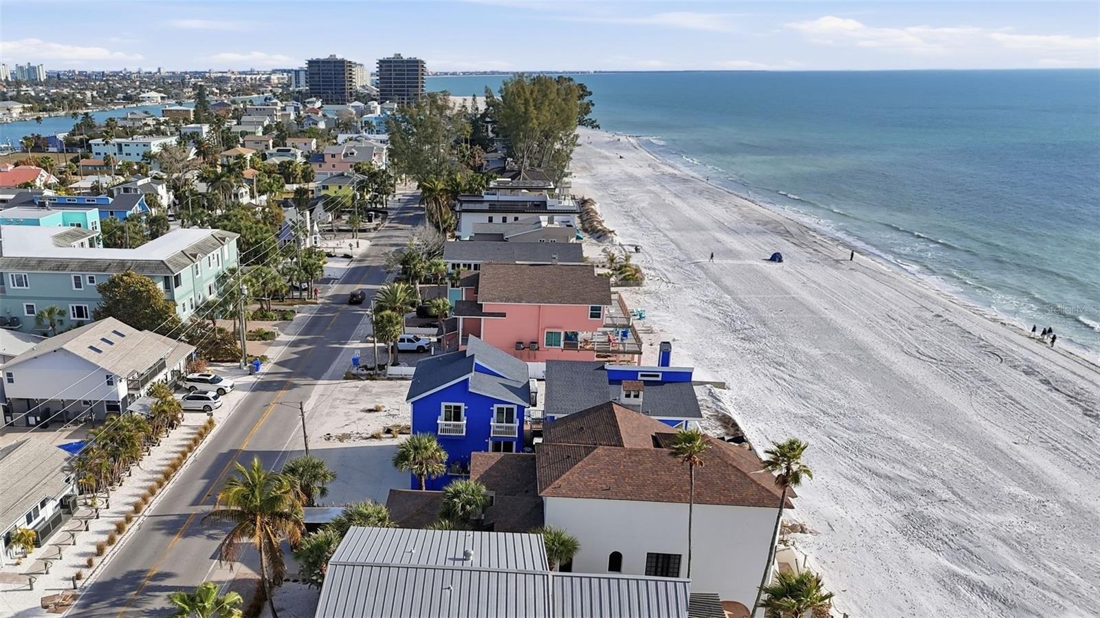 SUNSET BEACH - Land