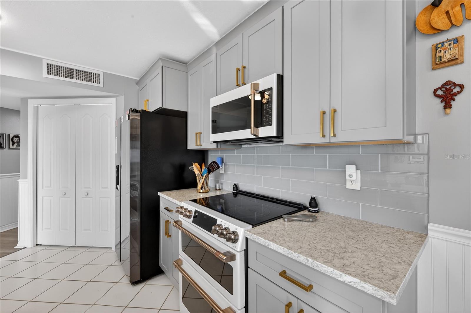 OCEANS CLOVERLEAF NORTH - Residential