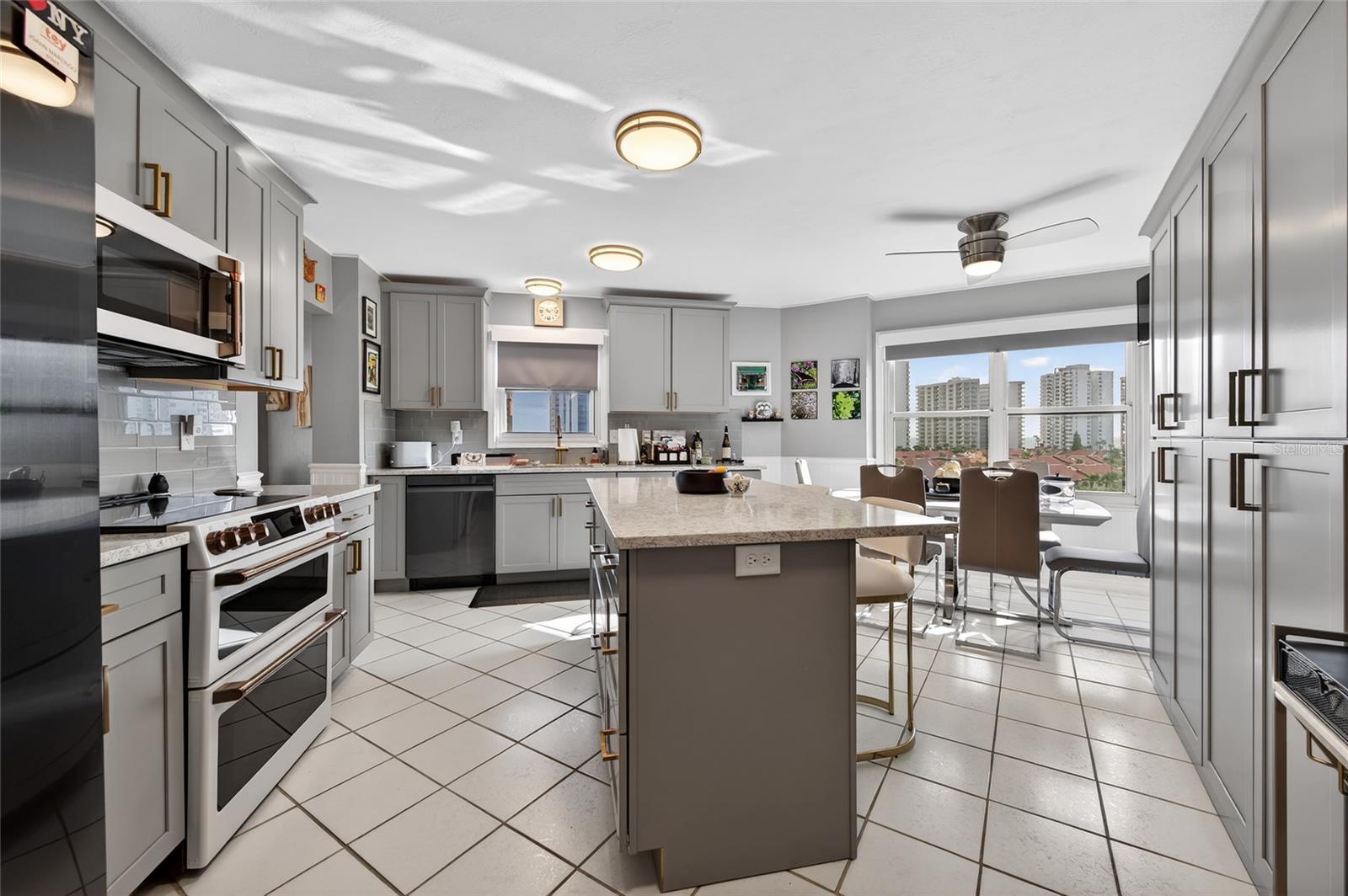 OCEANS CLOVERLEAF NORTH - Residential