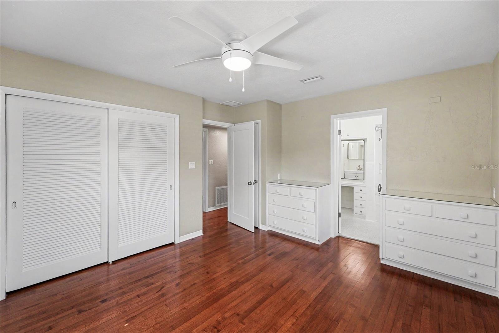 WEST SHADOW LAWN - Residential