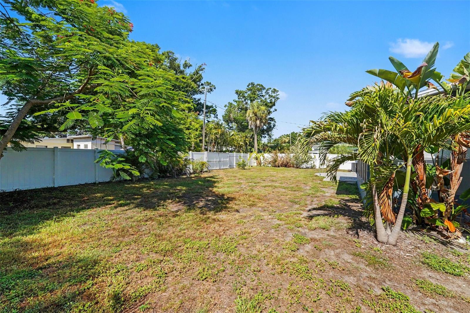 WEST SHADOW LAWN - Residential