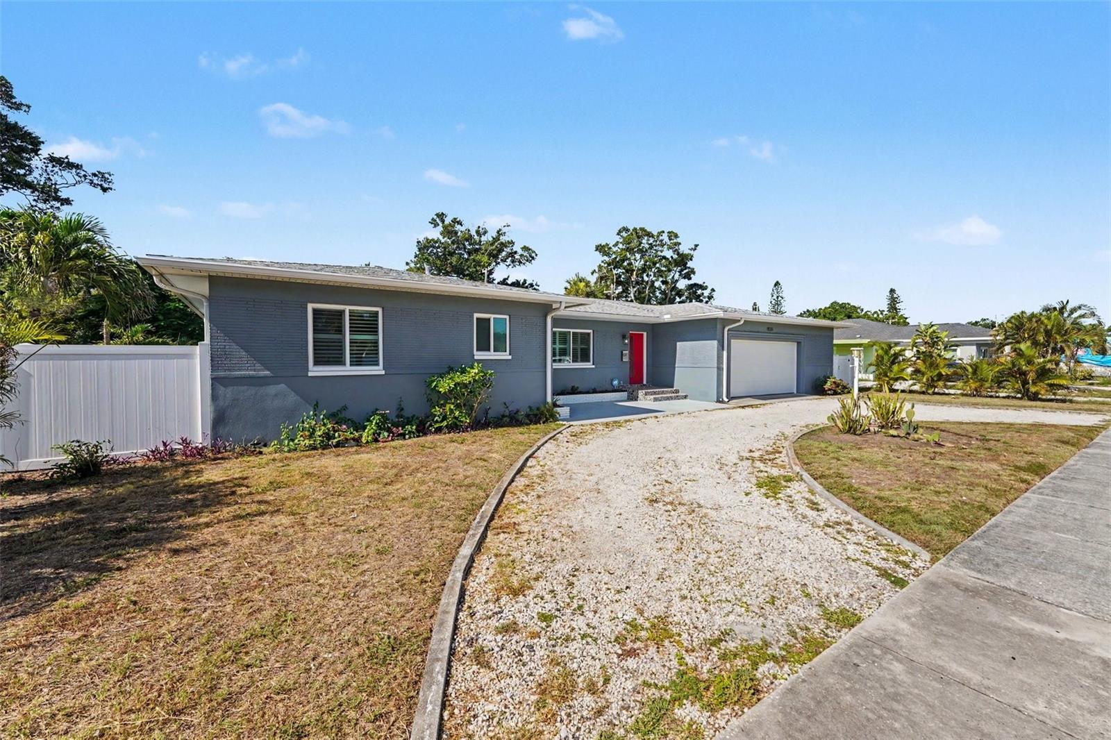 WEST SHADOW LAWN - Residential