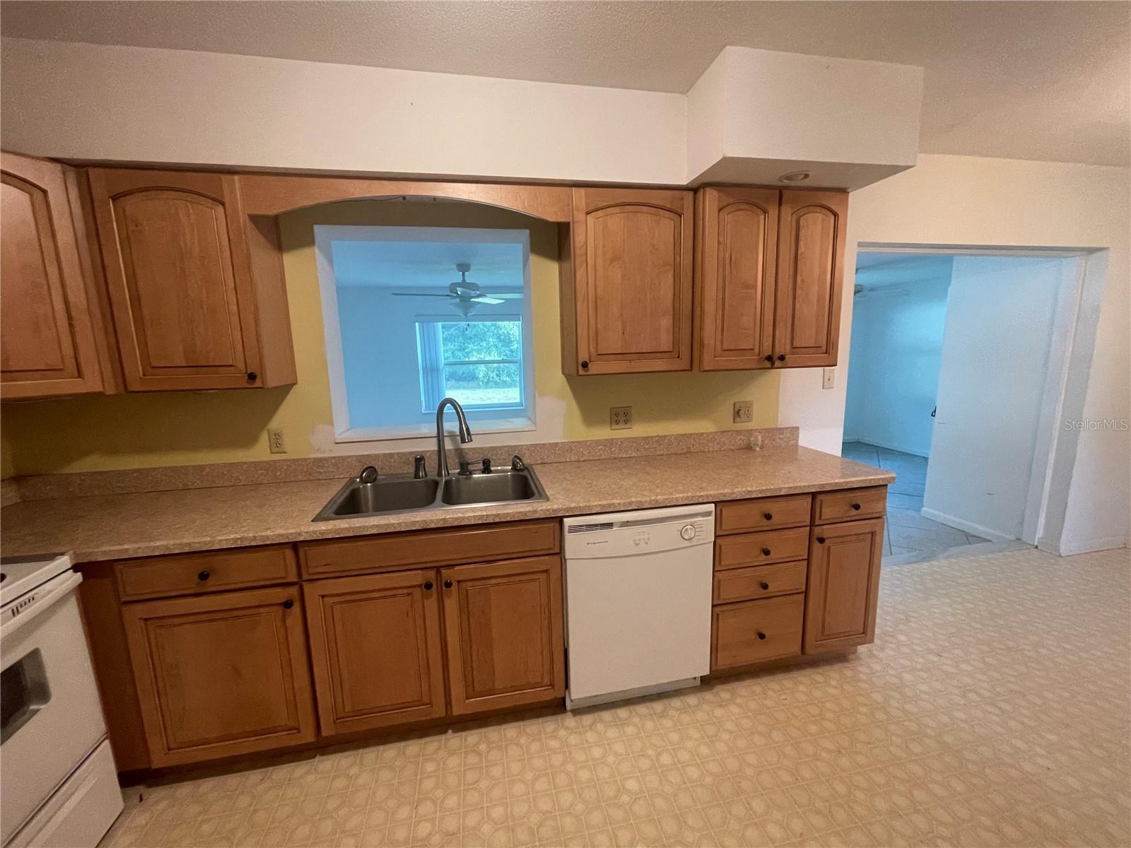 SPGS BATH & YACHT CLUB UNIT 03 - Residential