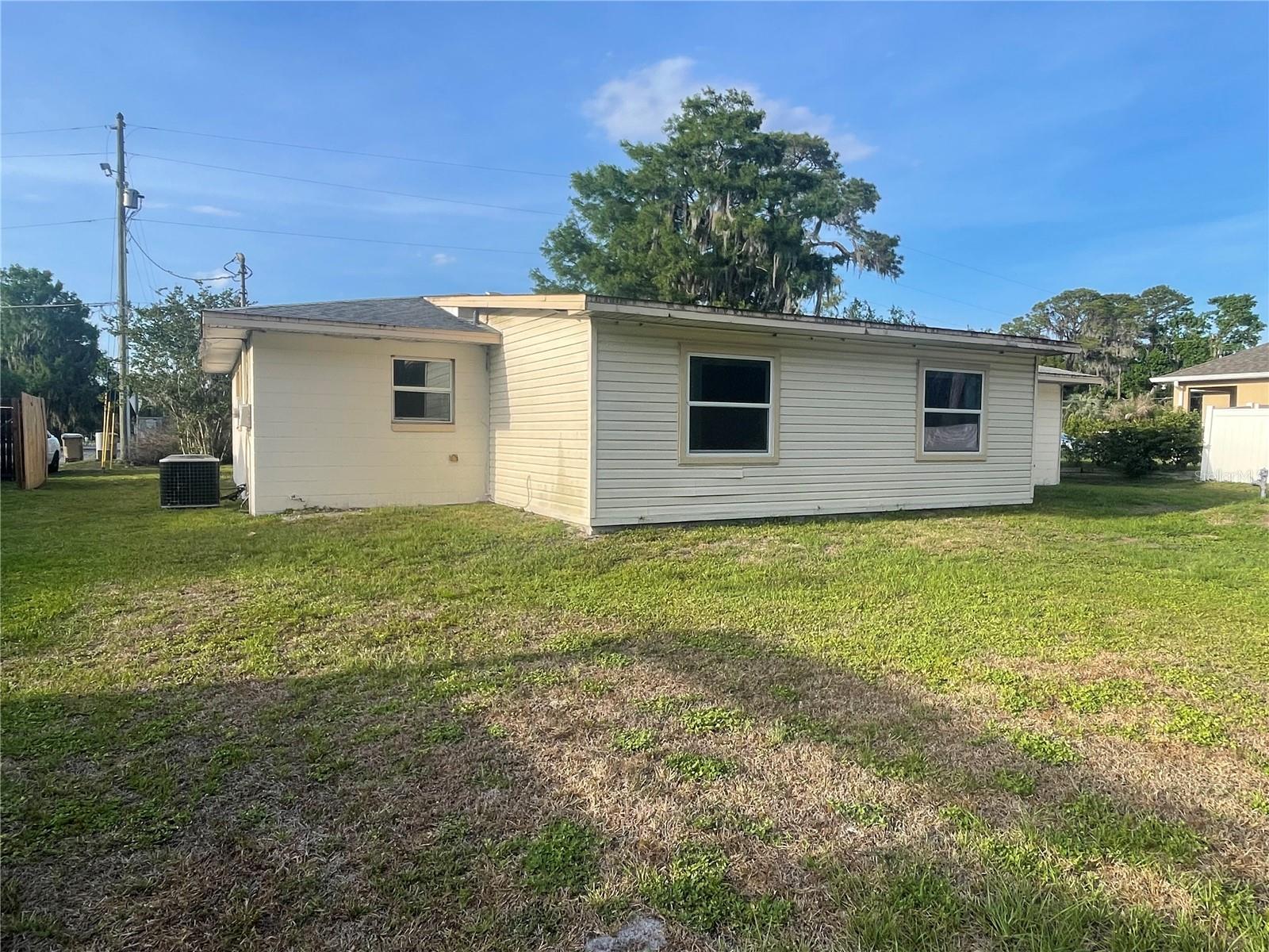 SPGS BATH & YACHT CLUB UNIT 03 - Residential