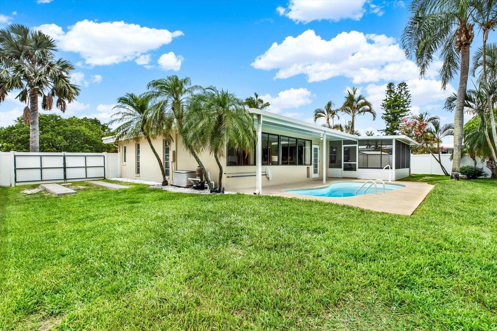 IMPERIAL POINT - Residential