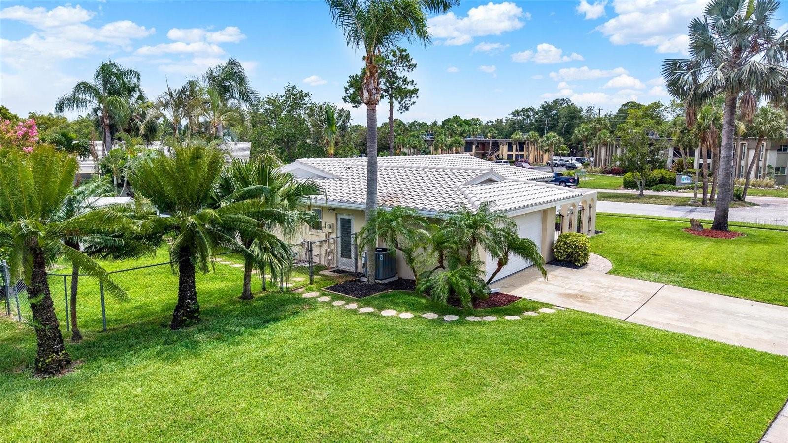 IMPERIAL POINT - Residential