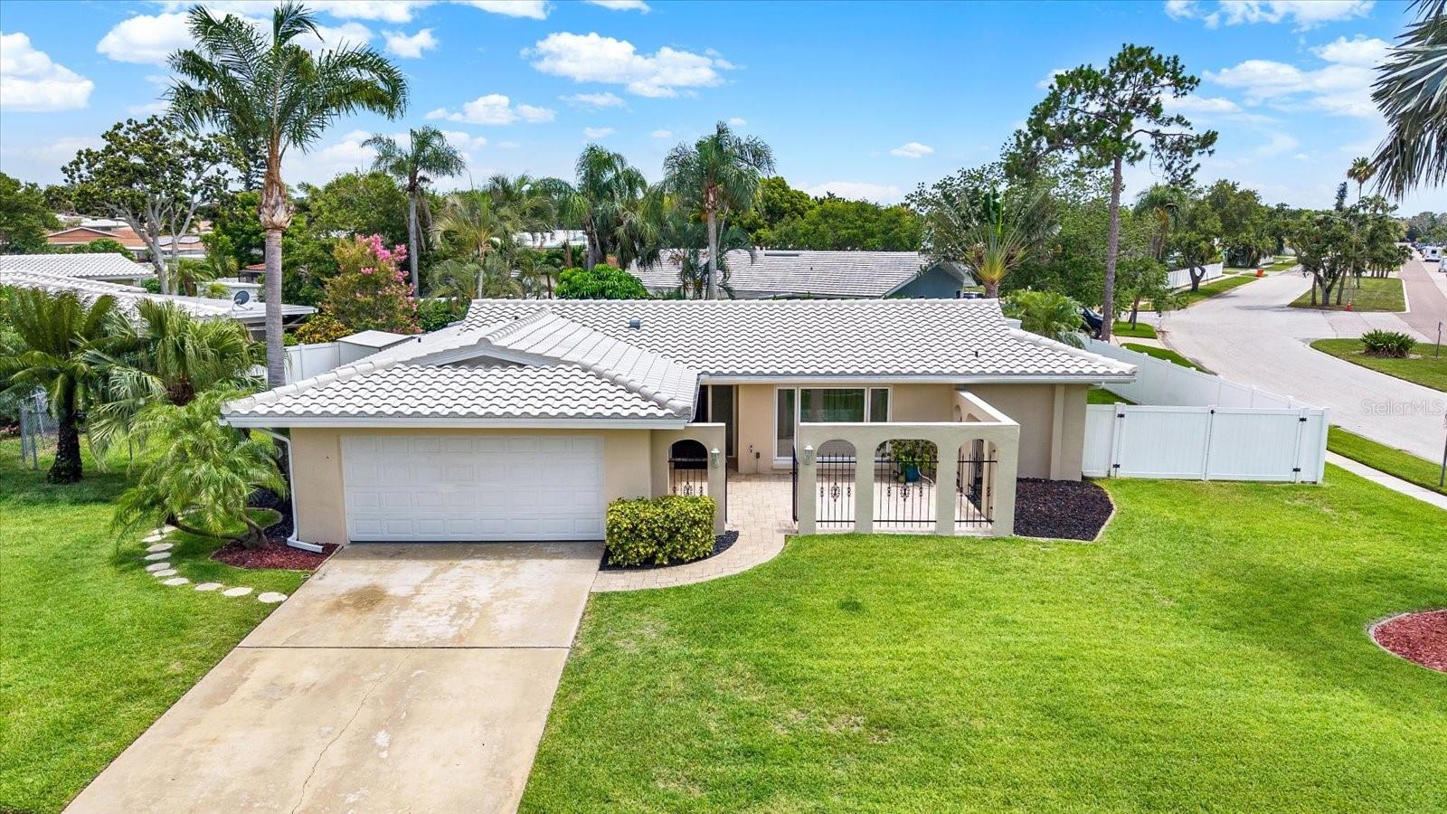IMPERIAL POINT - Residential