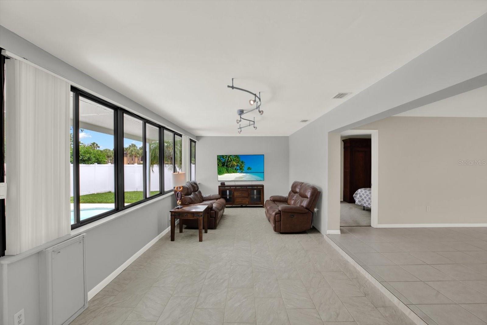 IMPERIAL POINT - Residential