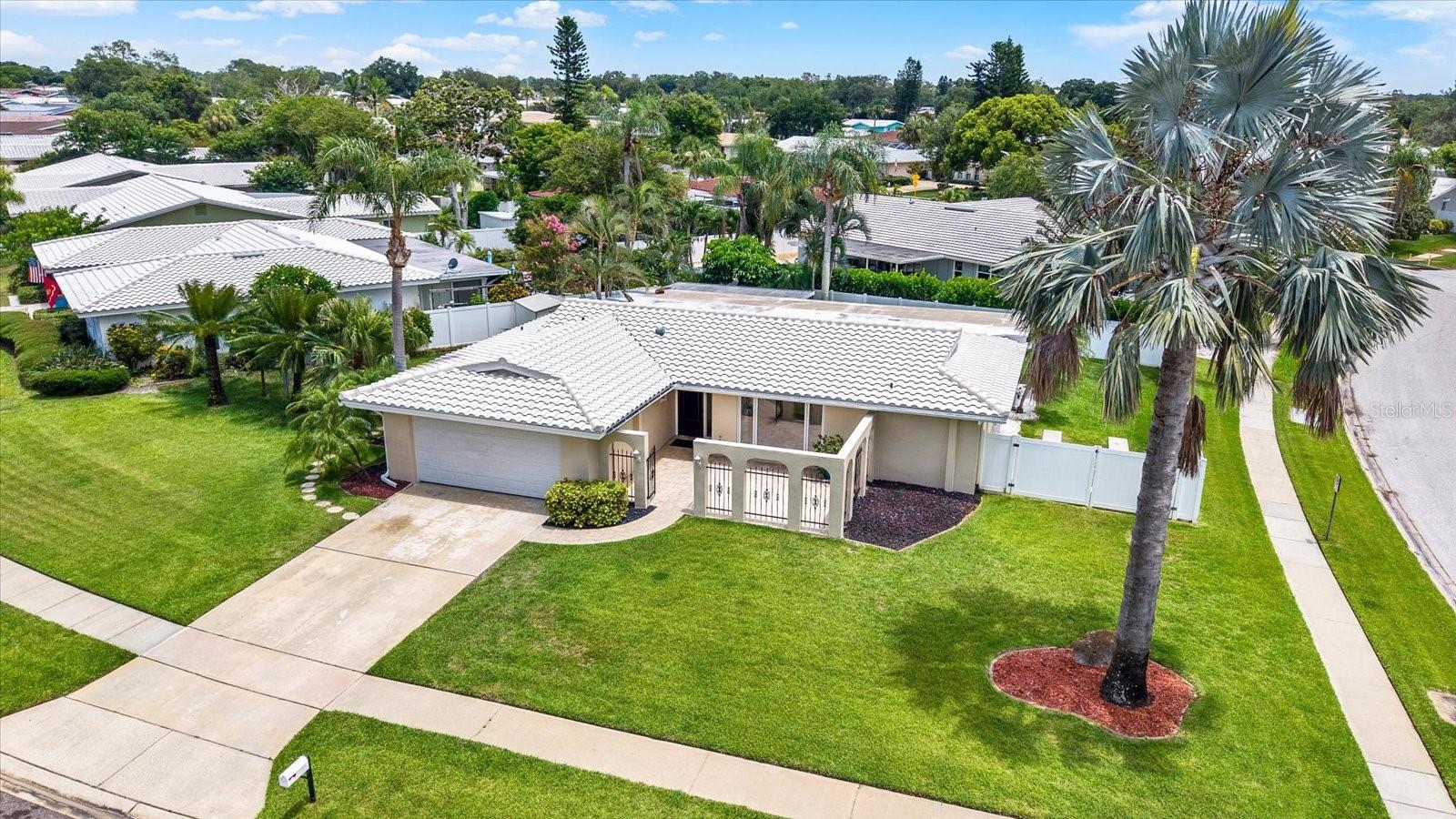 IMPERIAL POINT - Residential
