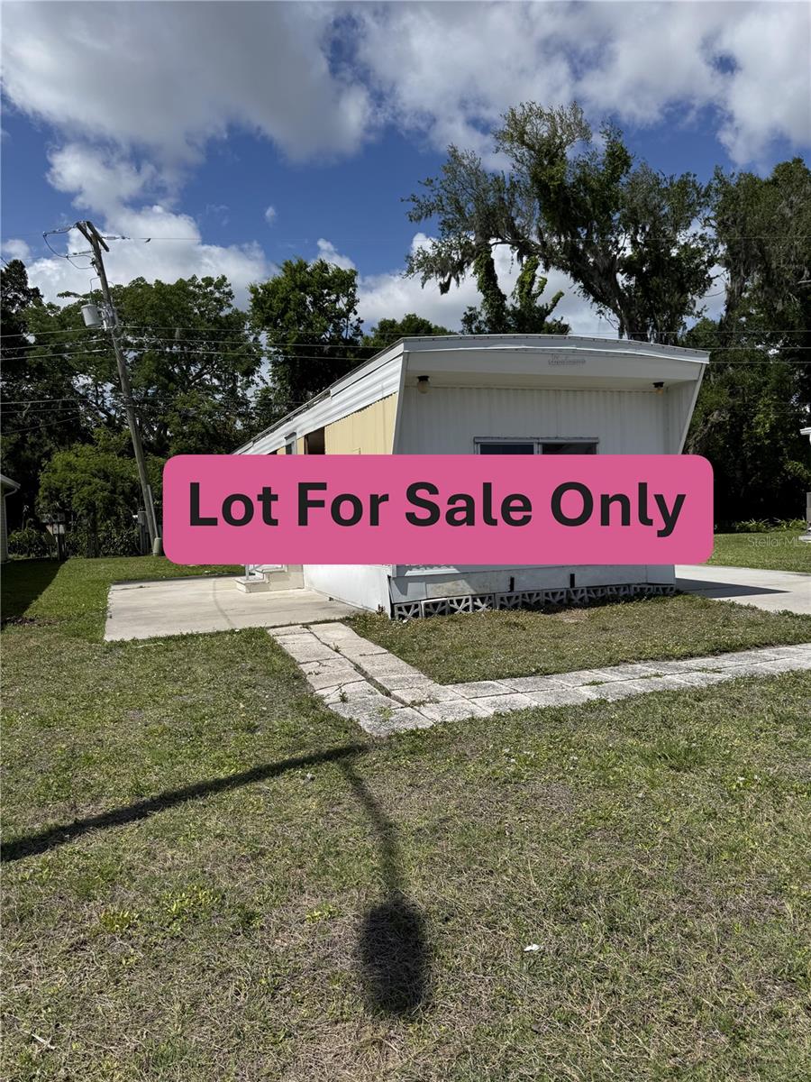 LEISURE LAKE MOBILE HOME PARK CO-OP - Land