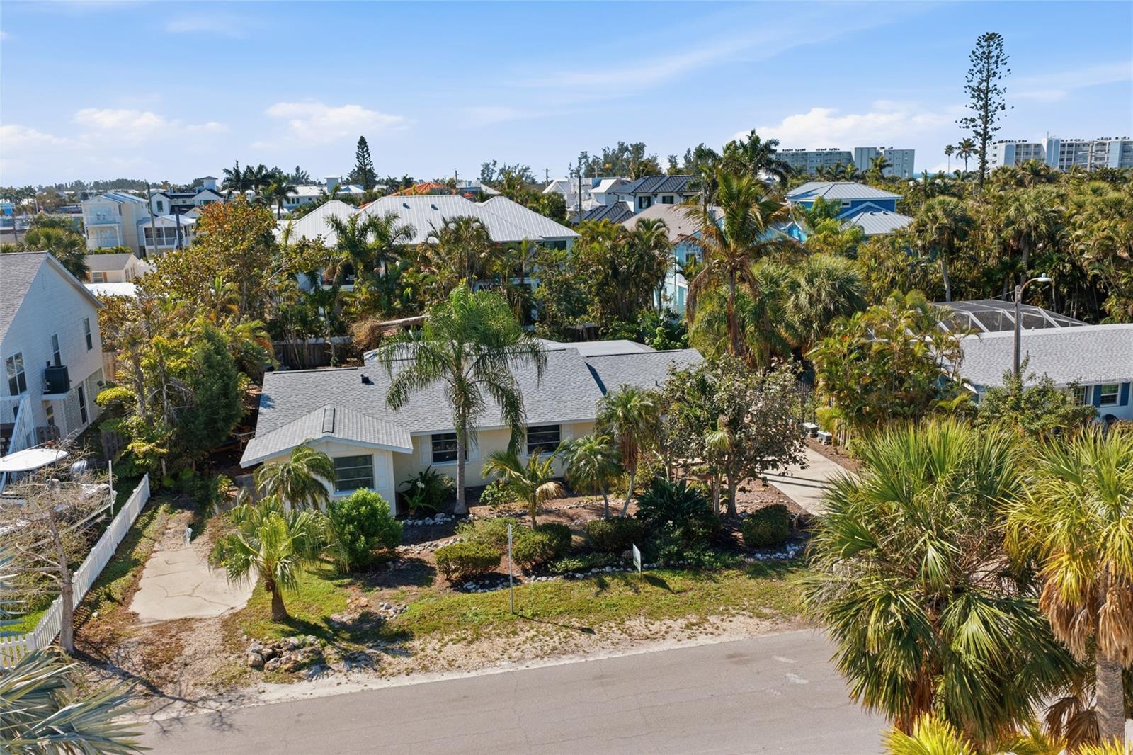 HOLMES BEACH 13TH UNIT - Residential