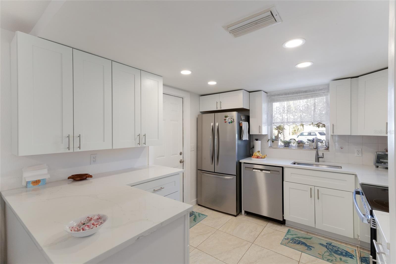 HOLMES BEACH 13TH UNIT - Residential