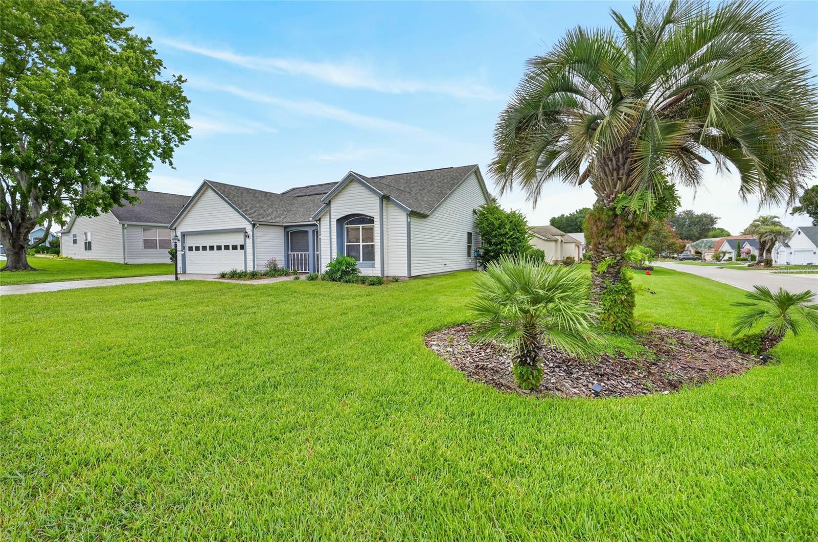 LADY LAKE ORANGE BLOSSOM GARDENS UNIT 18 - Residential