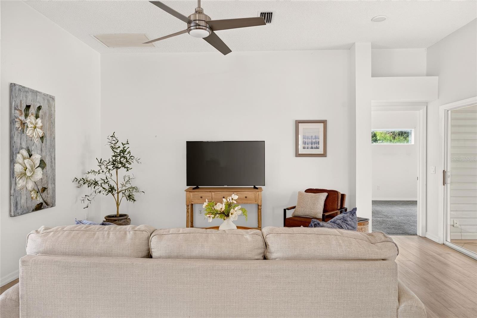 LADY LAKE ORANGE BLOSSOM GARDENS UNIT 18 - Residential