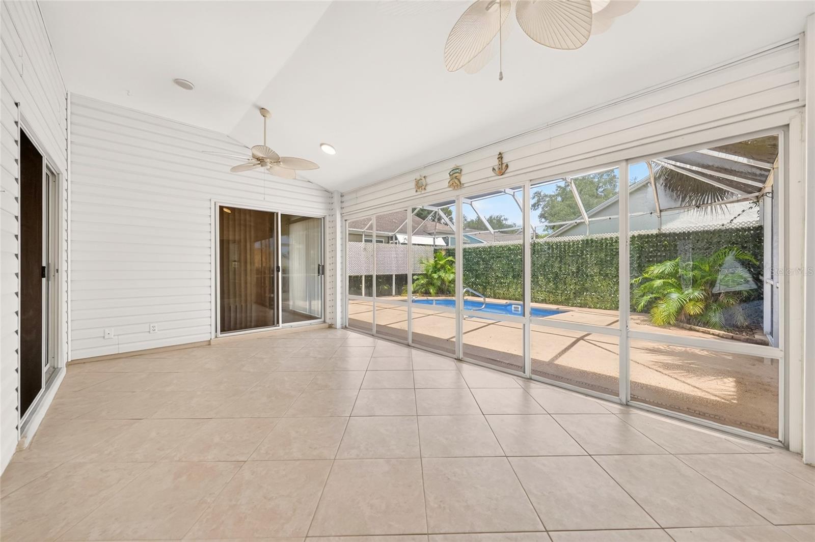 LADY LAKE ORANGE BLOSSOM GARDENS UNIT 18 - Residential