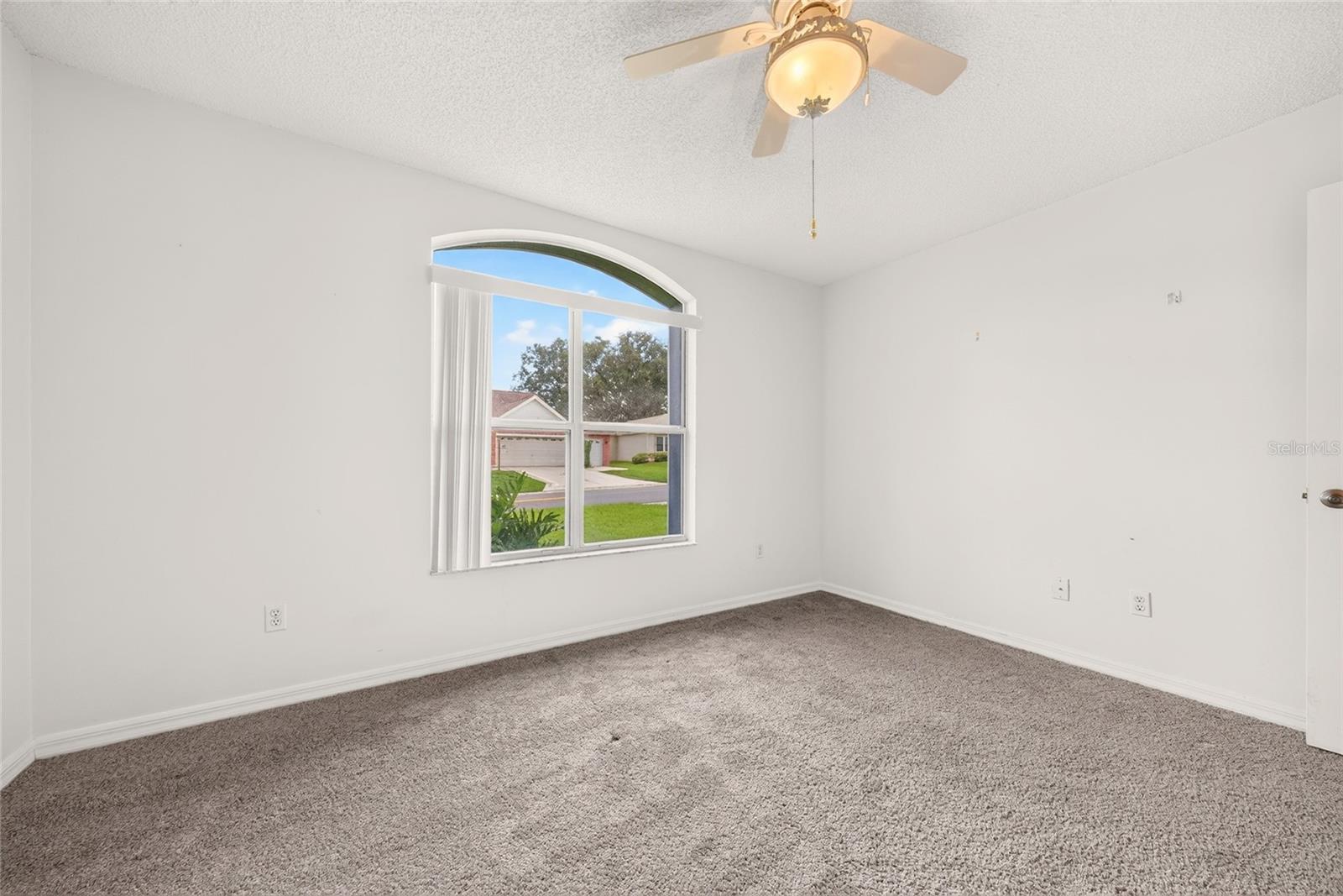 LADY LAKE ORANGE BLOSSOM GARDENS UNIT 18 - Residential