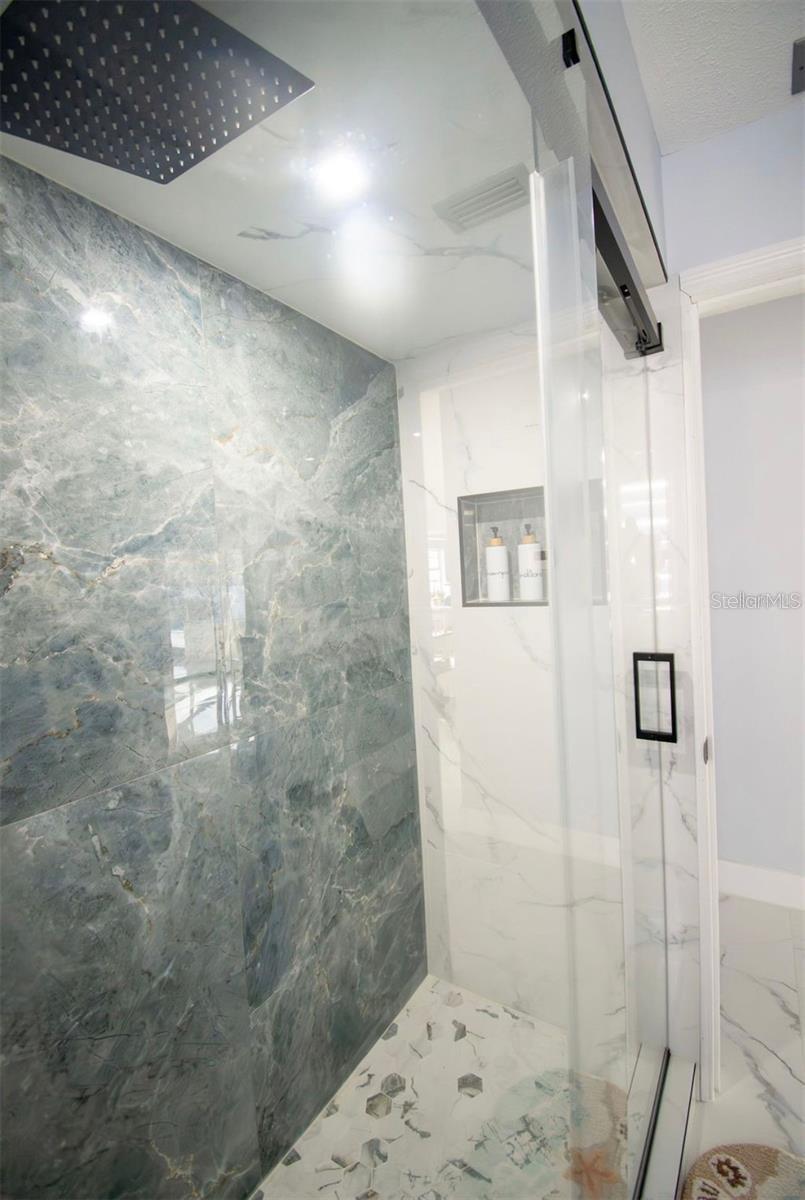 FAIRWAY UNIT 06 - Residential Lease