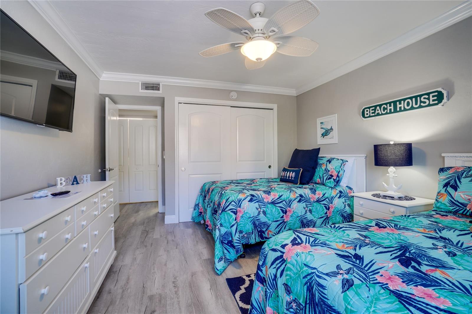 RUNAWAY BAY - Residential