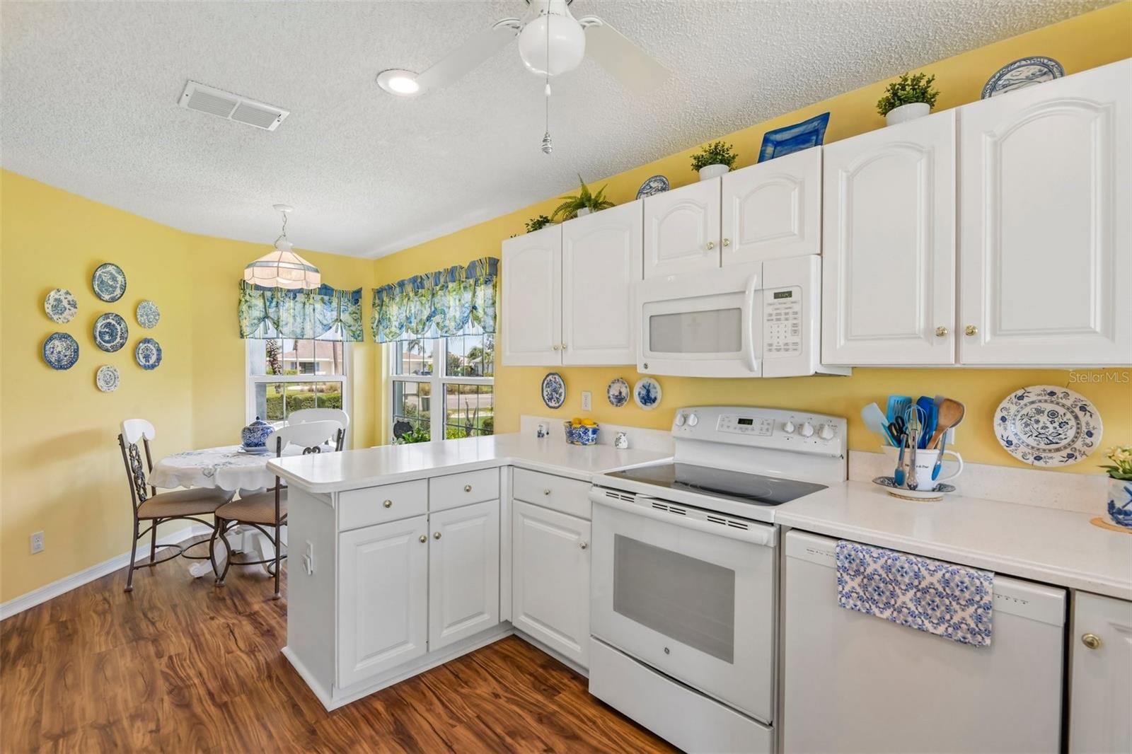 SUN CITY CENTER UNIT 277 PH - Residential