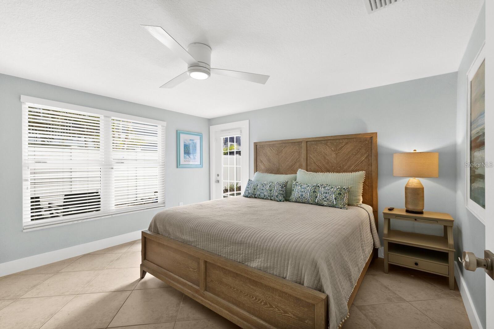 HOLMES BEACH 17TH UNIT - Residential