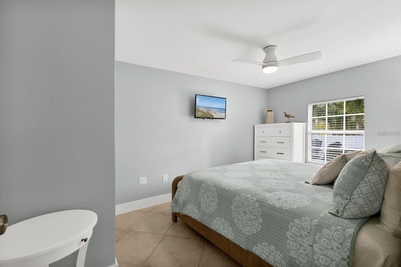 HOLMES BEACH 17TH UNIT - Residential