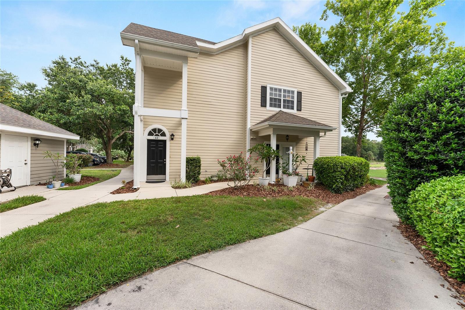 THE LINKS - Residential