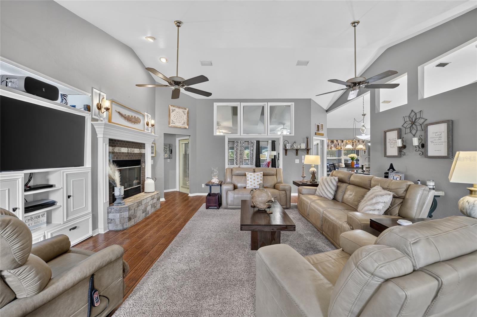 WINDEMERE GLEN ESTATE - Residential