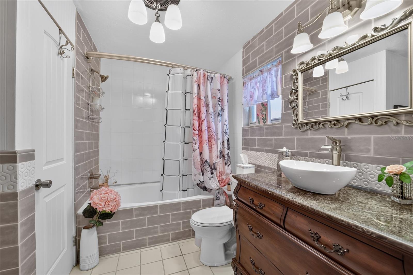 WINDEMERE GLEN ESTATE - Residential