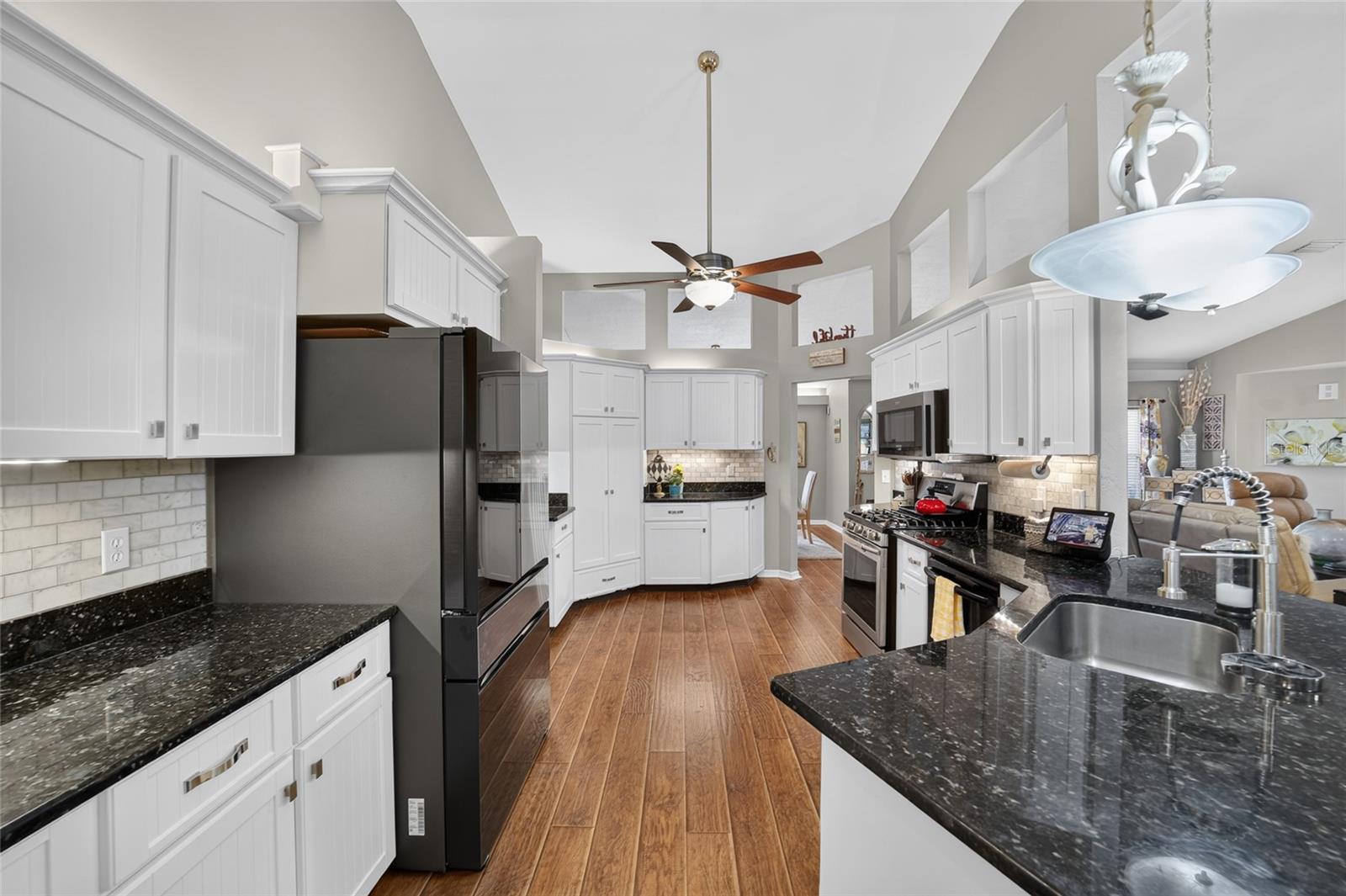 WINDEMERE GLEN ESTATE - Residential