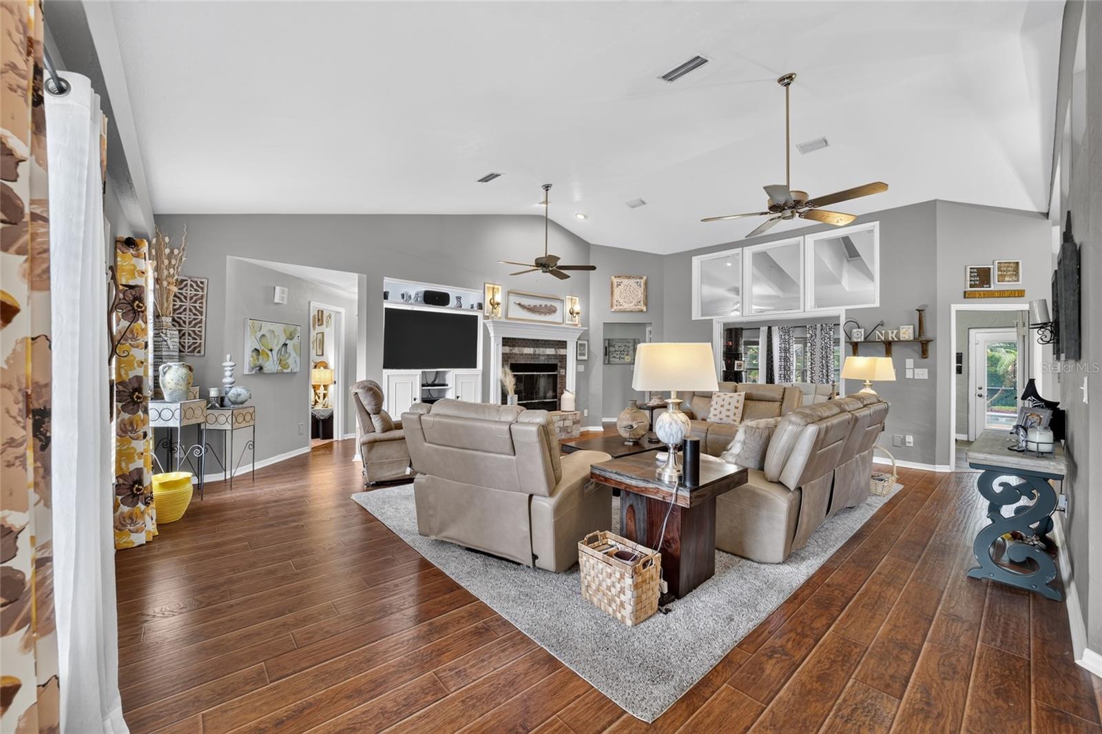 WINDEMERE GLEN ESTATE - Residential