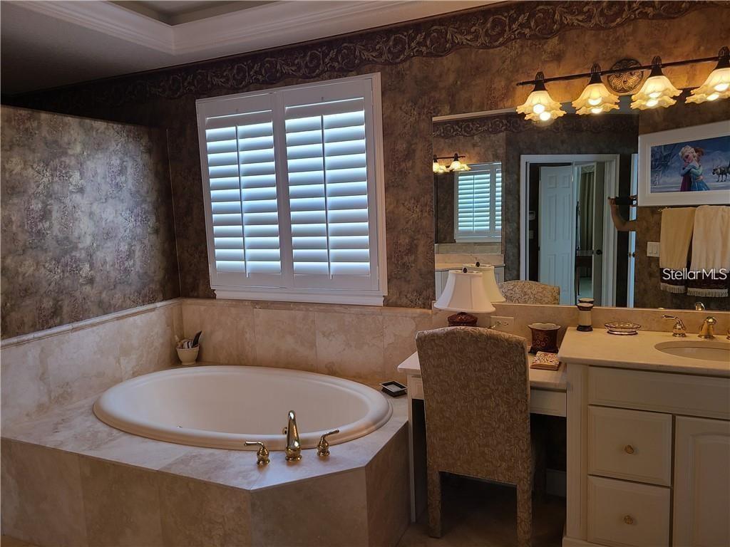 MIRABELLA AT VIZCAYA PH 03 - Residential Lease
