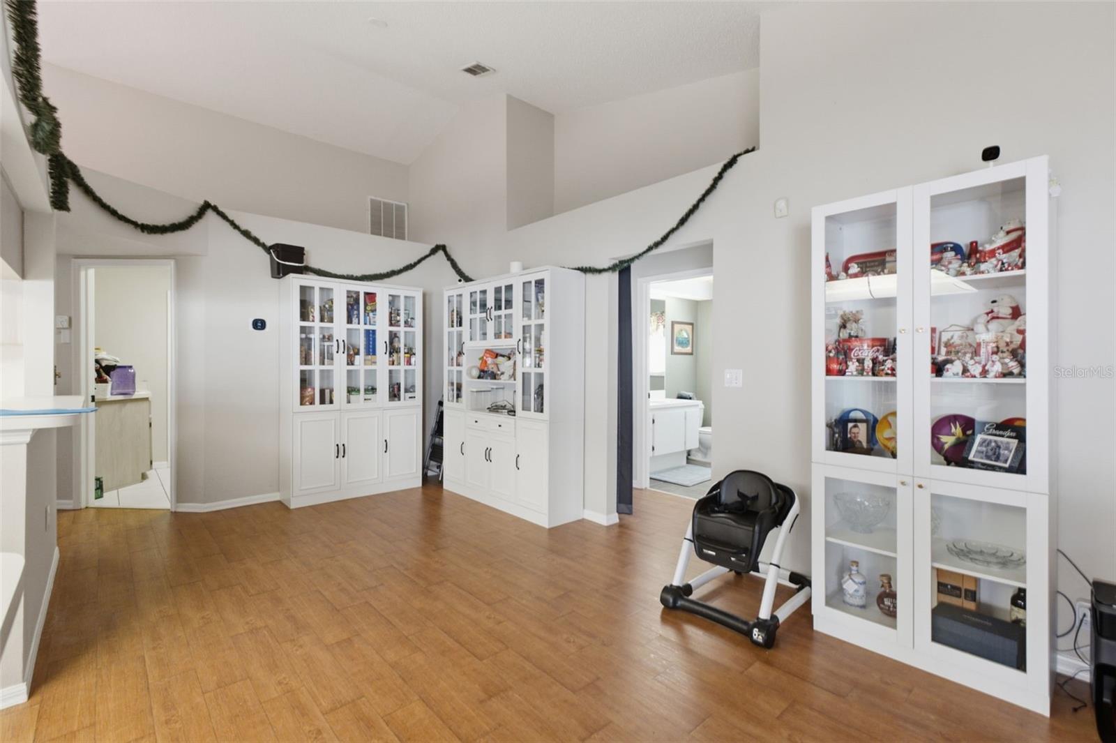 SOUTHERN OAKS - Residential