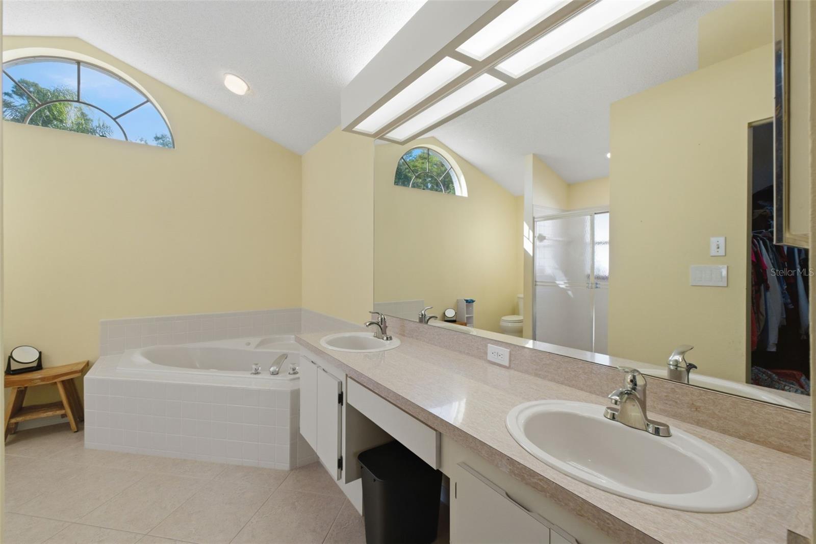 SOUTHERN OAKS - Residential