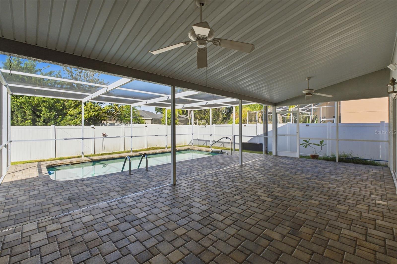 SOUTHERN OAKS - Residential