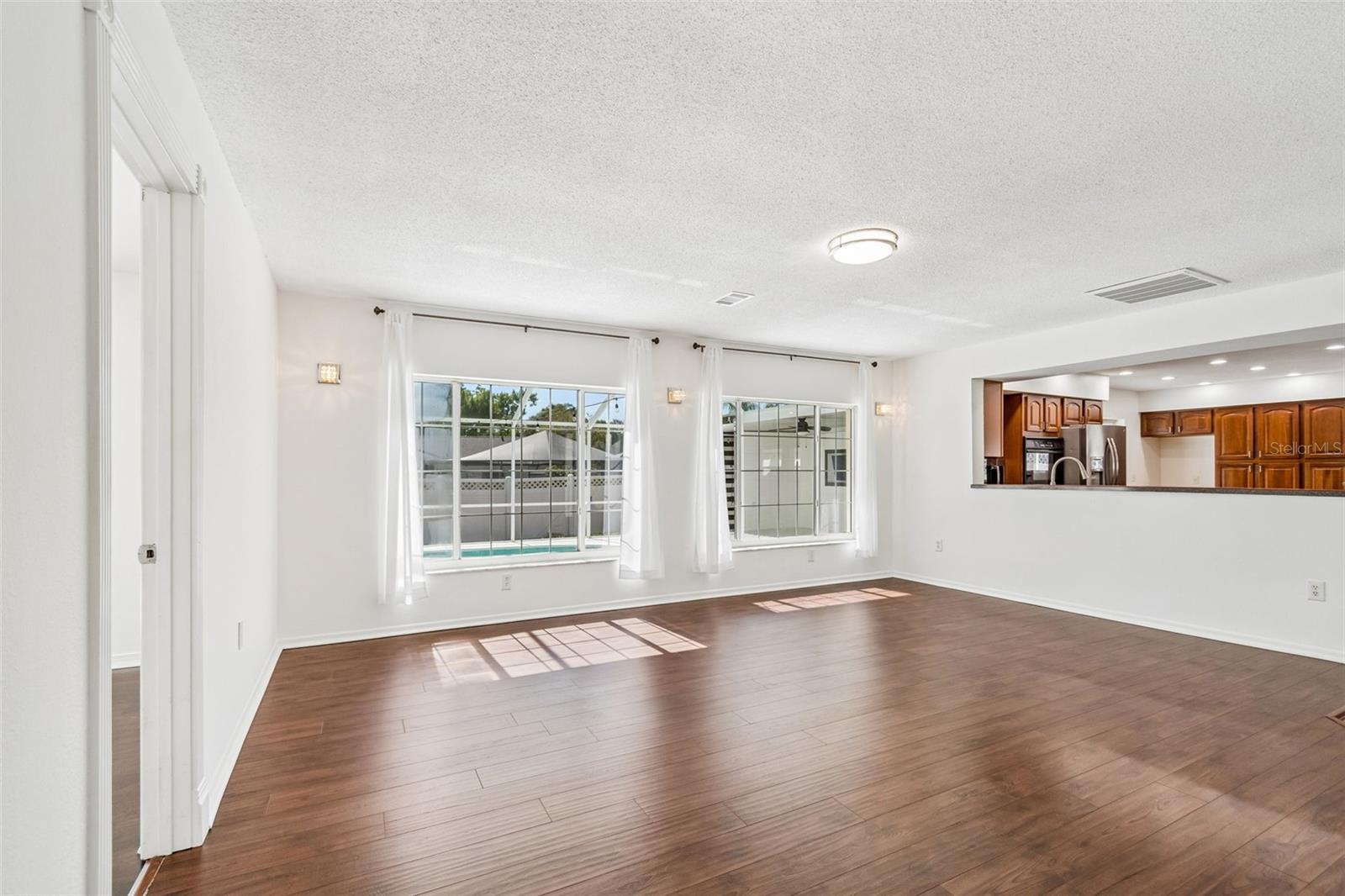 WILSHIRE ESTATES - Residential