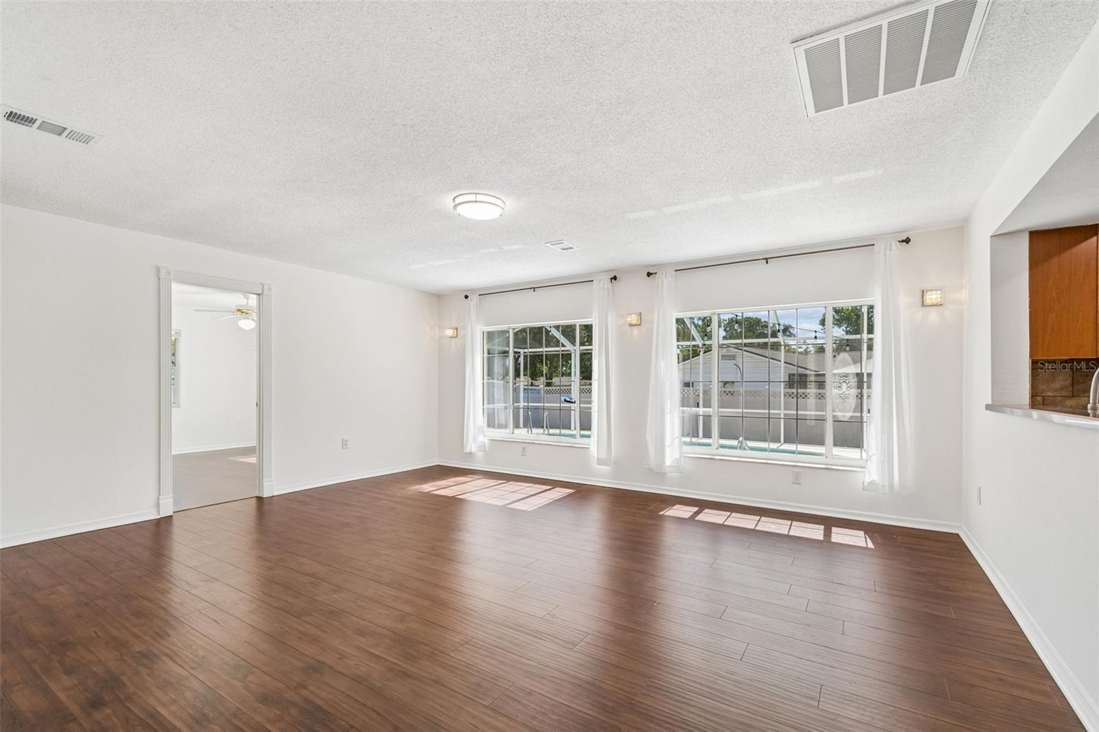 WILSHIRE ESTATES - Residential