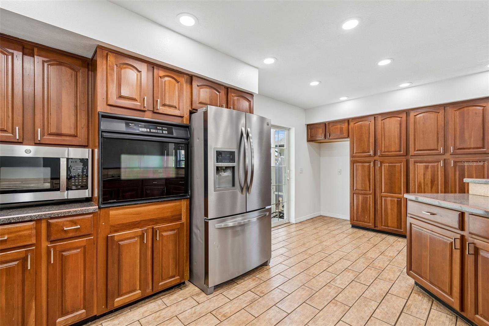 WILSHIRE ESTATES - Residential