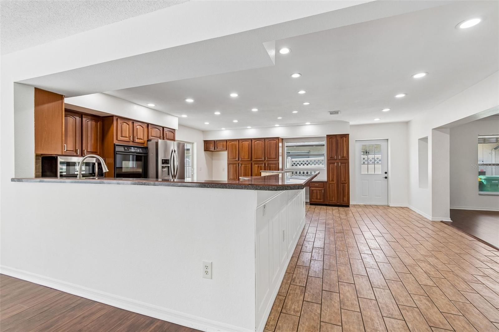 WILSHIRE ESTATES - Residential