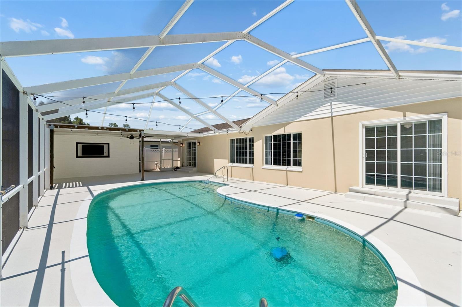 WILSHIRE ESTATES - Residential