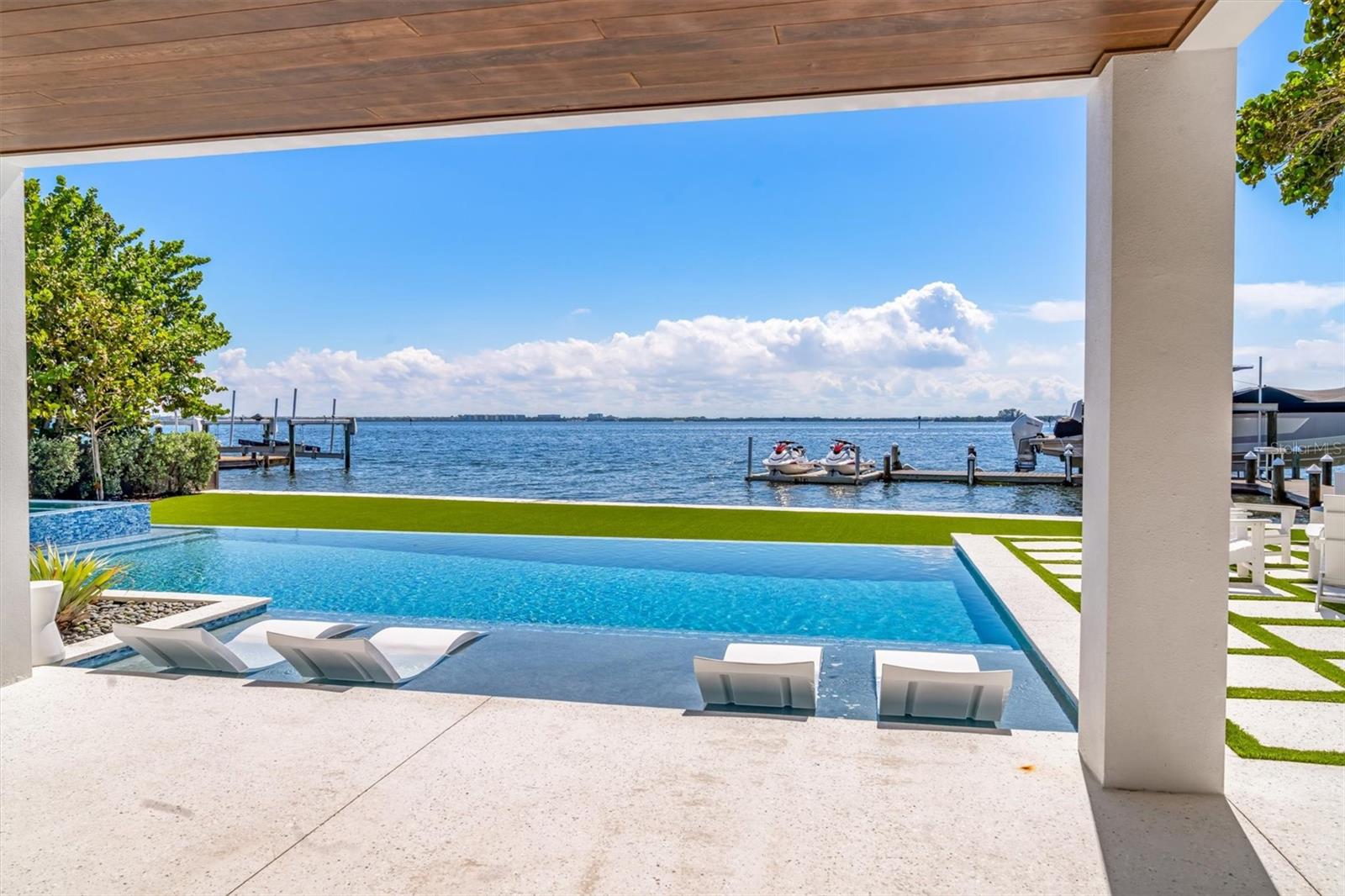 HOLMES BEACH 12TH UNIT - Residential