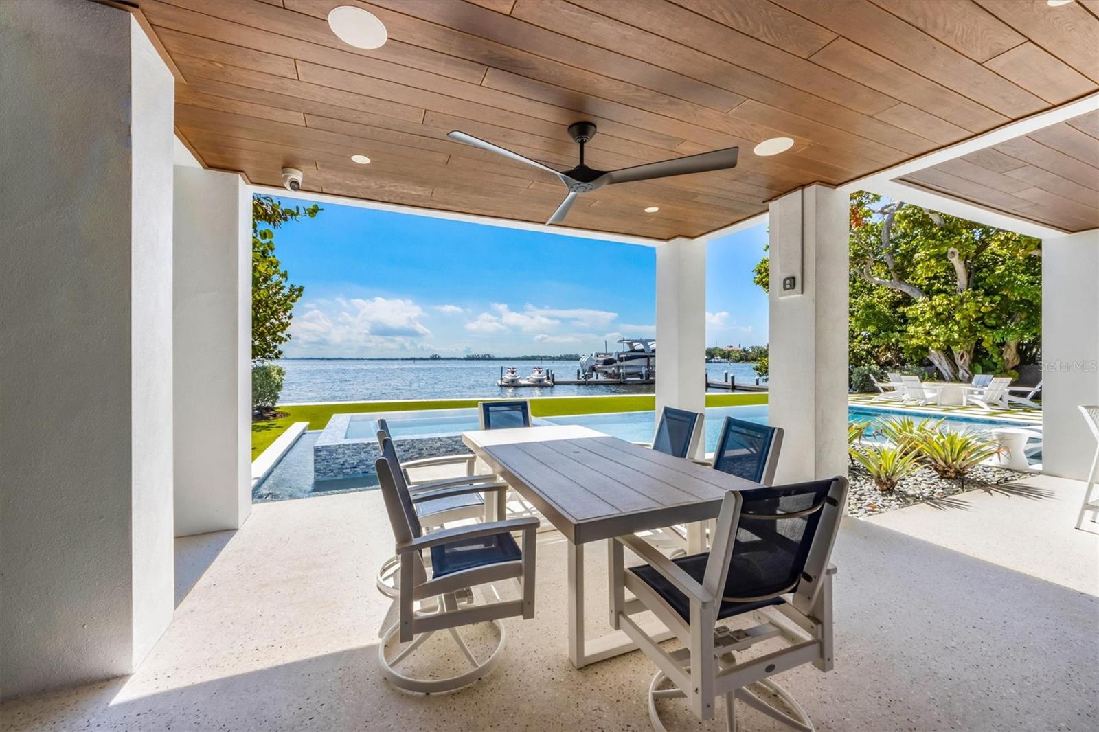 HOLMES BEACH 12TH UNIT - Residential