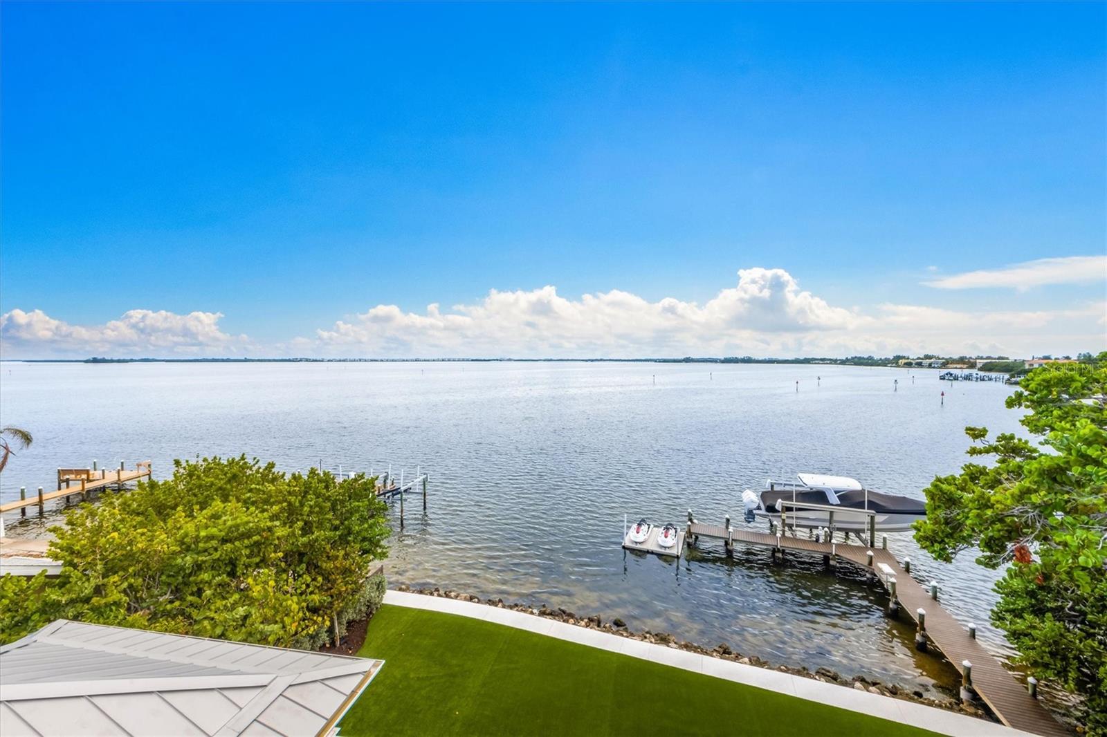HOLMES BEACH 12TH UNIT - Residential