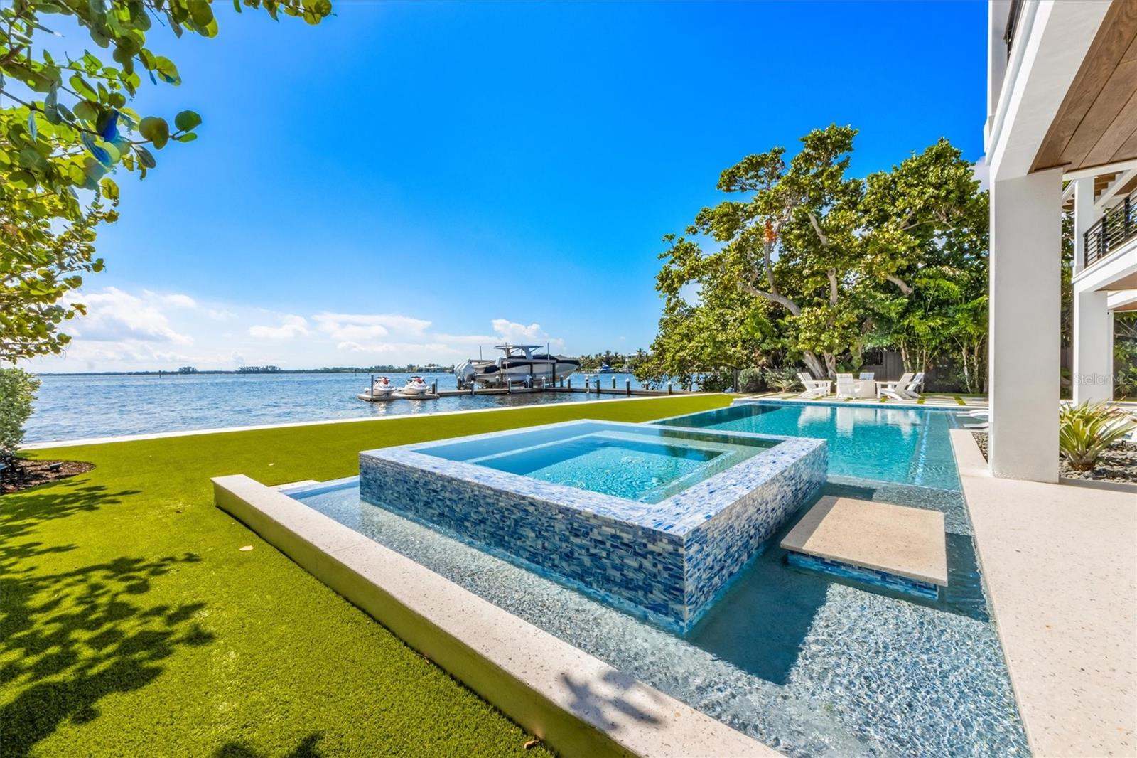 HOLMES BEACH 12TH UNIT - Residential