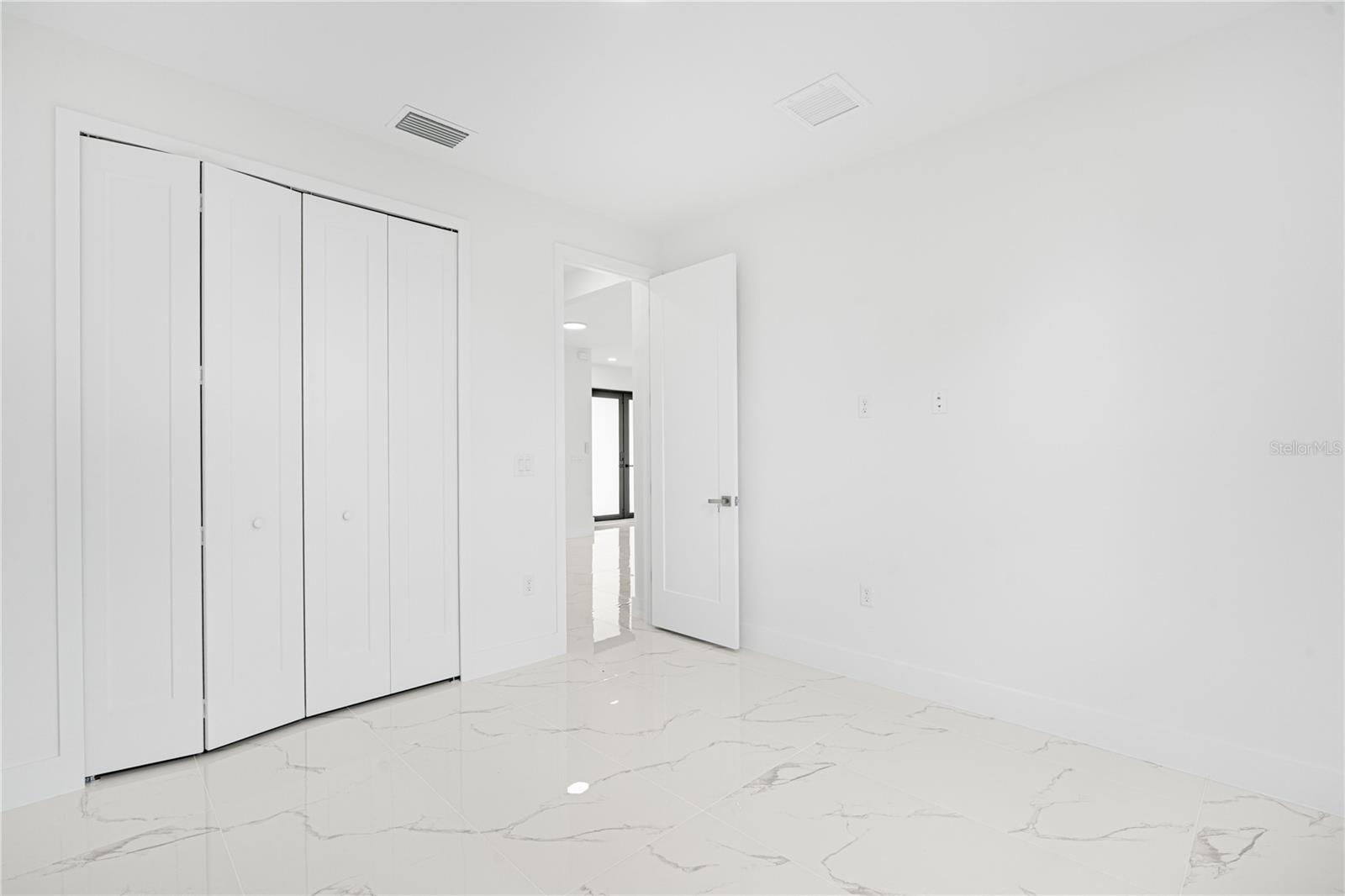 ROTONDA LAKES - Residential Lease