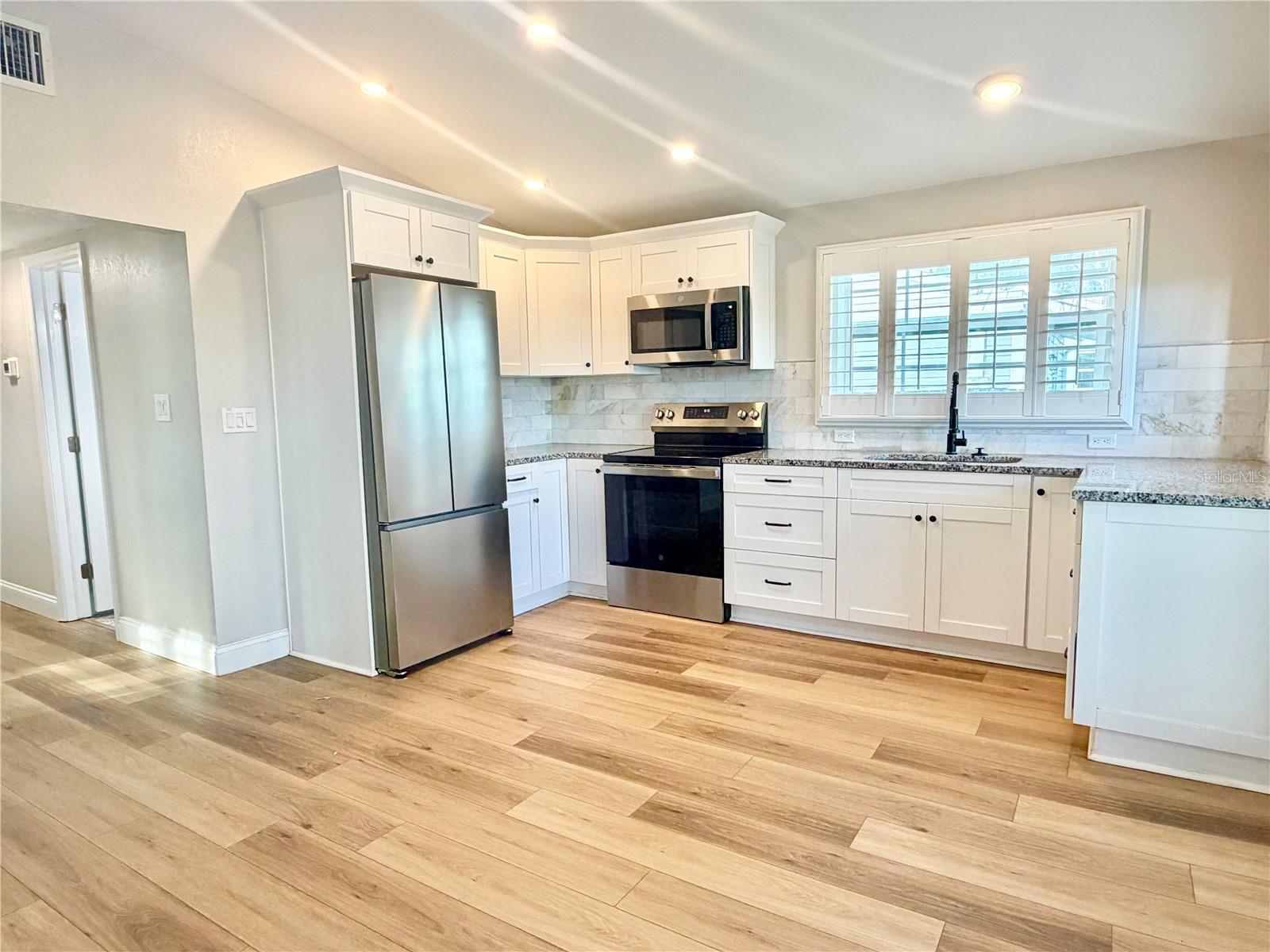 BAY VIEW SUB - Residential Lease